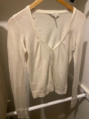 BCBGeneration Cream Lightweight V-neck Knit Top